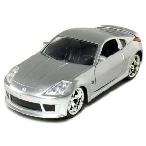 2003 Nissan 350Z 1/32 Scale DUB City (Silver): Toys 