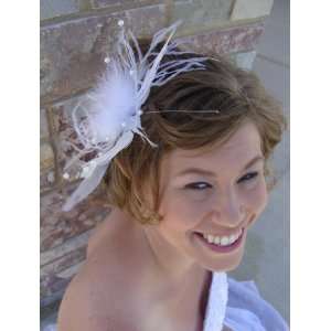  White Feather and Pearl Hair Clip: Beauty
