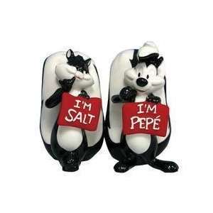   PEPE LE PEW AND PENELOPE SALT & PEPPER SHAKERS   SALT/PEPE Everything