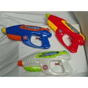  Happy Summer Water Guns   Set of 3: Toys & Games