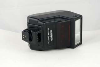 Minolta Maxxum 2800 AF flash for auto focus cameras w/ case   nice 