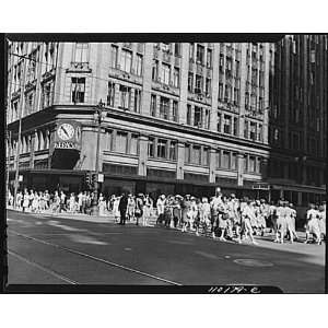  Detroit, Michigan,MI Kerns department store, 1942: Home 