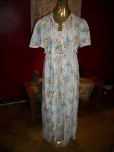 Vintage Country Style Cotton White & Floral Robe & Nightgown  