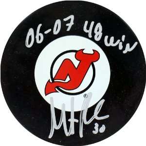  Martin Brodeur Autographed Puck   w/ 0607 48 Wins Sports 