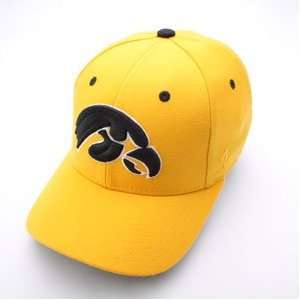   NCAA Iowa Hawkeyes Fitted Baseball Hat Size 7 1/8: Sports & Outdoors