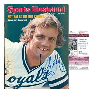  George Brett Signed 6/21/76 Sports Illustrated Magazine 