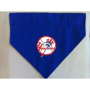  New York Yankees Dog Scarf Size Large 