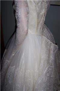 Vtg 50s Wedding dress Chantilly lace tulle satin buttons train amazing 