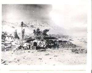 WWII EGYPT, AN ARTILLERY PIECE POURS SHELLS PHOTO 1941  