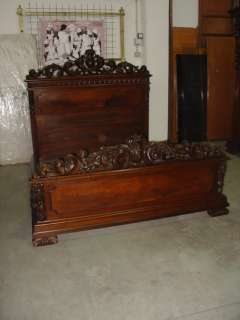 NICE WELL CARVED ITALIAN TUSCAN WALNUT BEDROOM SET BED 12IT005D  