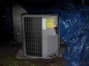 CARRIER A/C 3 1/2 TON WITH AIR HANDLER 13 SEER R 22  