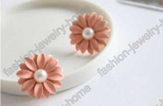 apair fashion chrysanthemum flower pearl earrings  