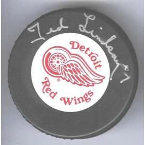  Ted Lindsay Autographed Hockey Puck