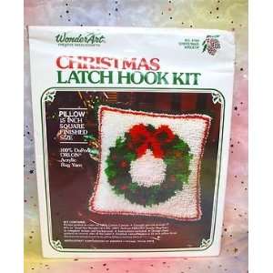  WonderArt Latch Hook Pillow Kit,Christmas Wreath,Orlon 