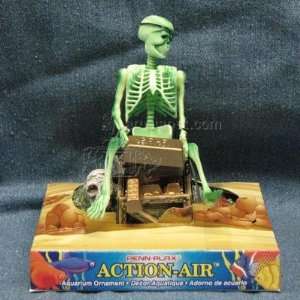  Penn Plax Action Skeleton with Gold Aquarium Ornament Pet 
