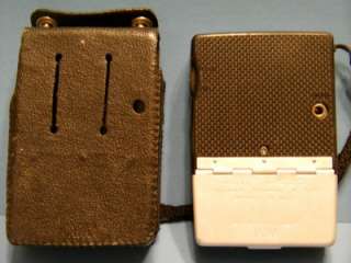 VINTAGE SONY TR 620 TRANSISTOR RADIO WITH CASE COVER POCKET SIZE 